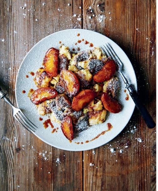 Torn pancake with caramelized Grand Marnier apple (Kaiserschmarrn)