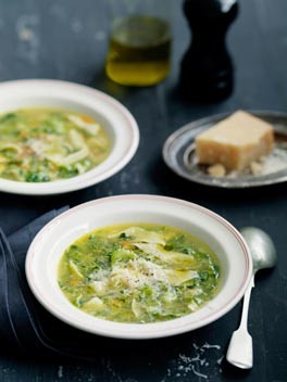 Torn pasta soup (Malfattini in brodo)