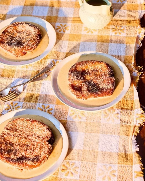 Torrijas with orange zest and custard