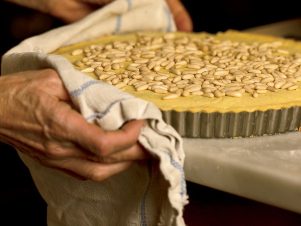 Torta della nonna [Joe Sponzo]