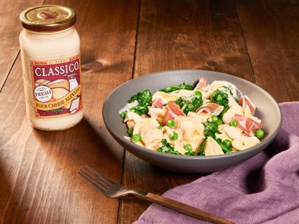 Tortellini Alfredo with prosciutto 