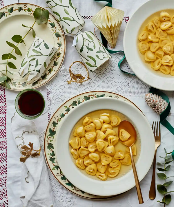 Tortellini in brodo