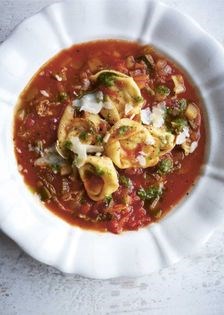 Tortellini minestrone