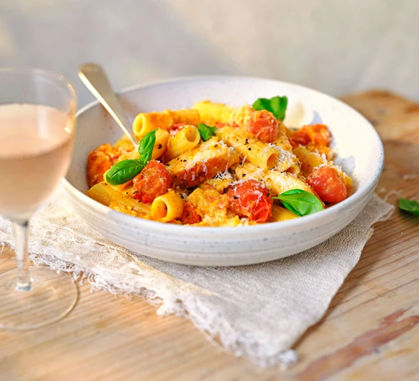 Tortiglioni with chicken, tomato and mascarpone