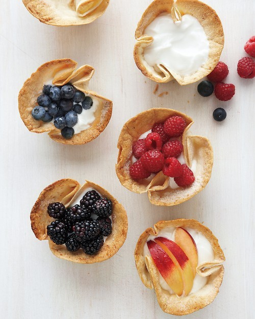 Tortilla cups with yogurt and fresh fruit