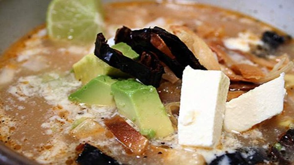 Tortilla soup (Sopa de tortilla)
