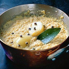 Traditional bread sauce