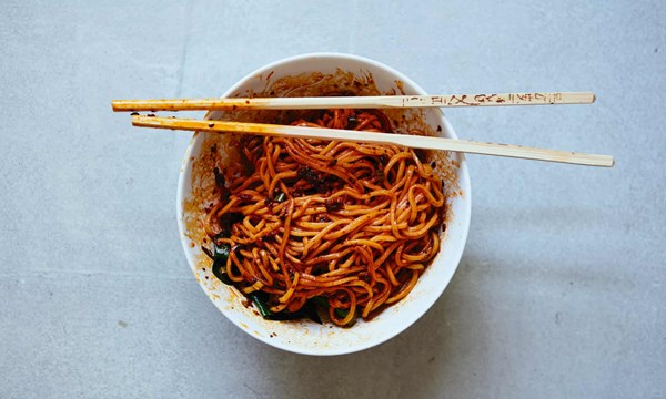 Traditional dandan noodles (Dandan mian)