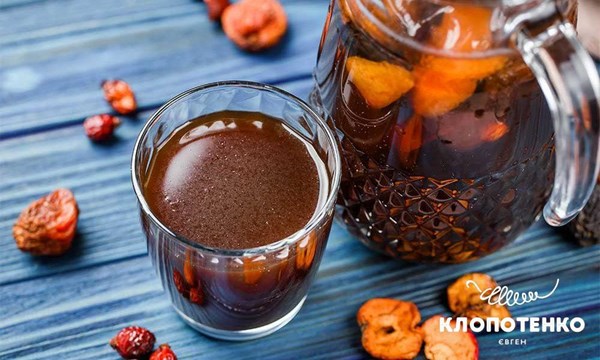 Traditional dried-fruit drink (Uzvar)