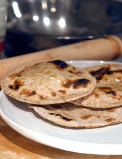 Traditional everyday wholewheat flatbreads (Rotis)
