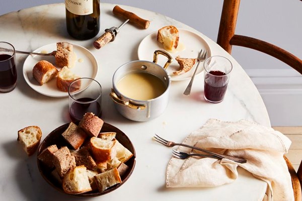 Traditional fondue Fribourgeois - legendary and original