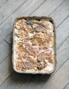 Traditional gratin Dauphinois (Gratin Dauphinois à l'ancienne)
