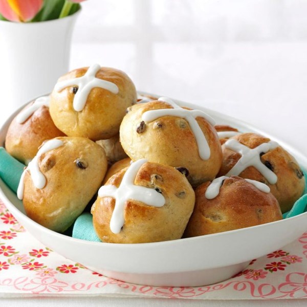 Traditional hot cross buns