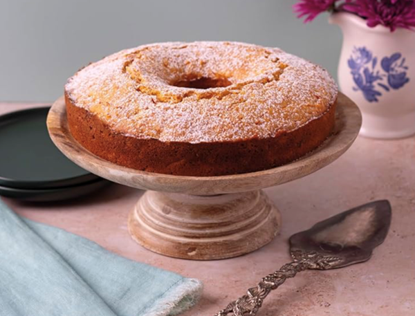 Traditional Italian carrot cake (Torta di carote)