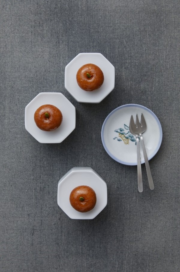 Traditional Korean donuts (Kaeseong juak)