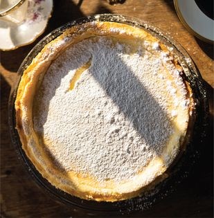 Traditional Polish cheesecake (Sernik)