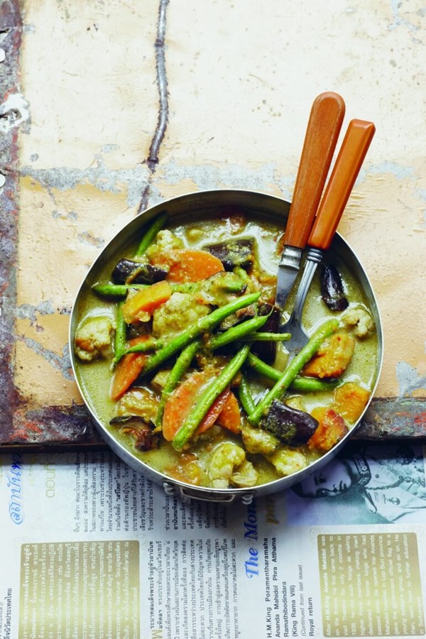 Traditional Thai green curry (Gaeng keow wan)