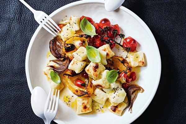 Tray-baked ricotta gnocchi with capsicum and tomatoes