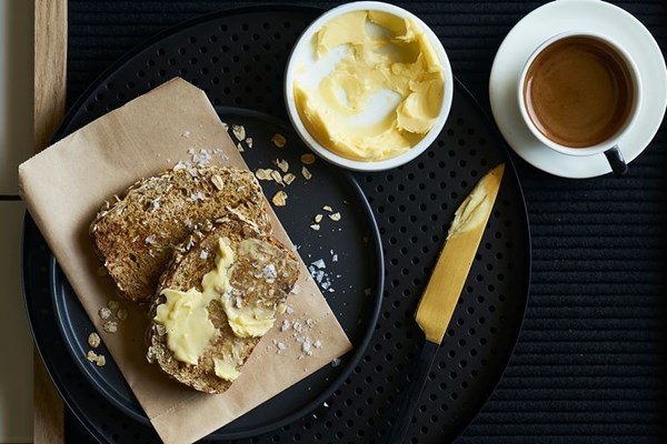 Treacle & oat soda bread