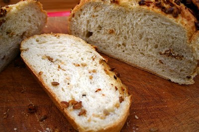 Treacle pecan loaf
