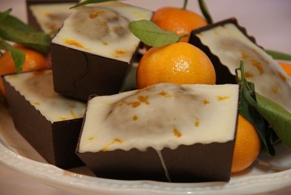 Treacle spiced loaf cakes