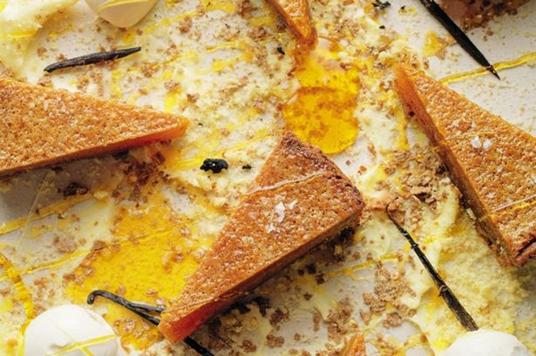 Treacle tart with mascarpone ice cream