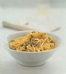 Trenette with pesto, potatoes, and string beans (Trenette alla Genovese)