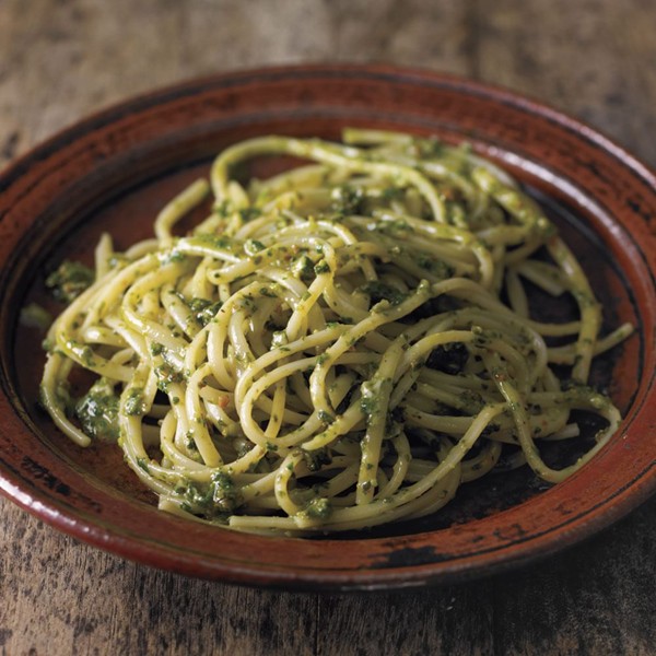 Trenette with pistachio pesto (Trenette al pesto di pistacchi)