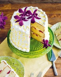 Tres leches birthday cake (Pastel tres leches)