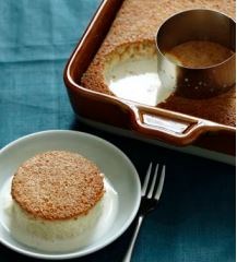Tres leches cake (Pastel de tres leches)
