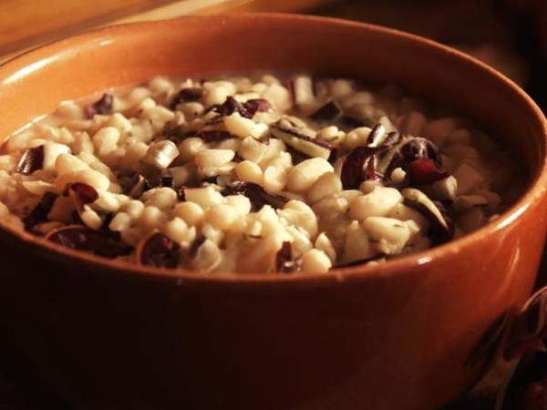 Treviso radicchio with cannellini beans (Radicchio di Treviso e fagioli cannellini)