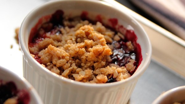 Tri-berry crumbles