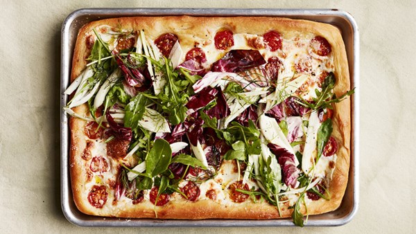 Tricolor-salad pizza