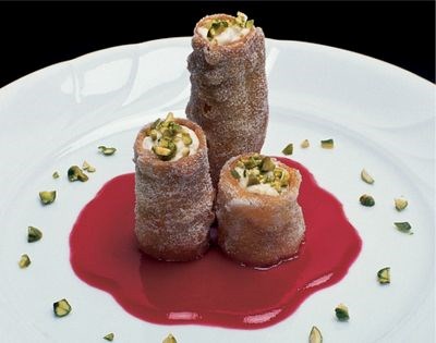 Trio of cannolis