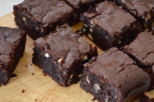 Triple chocolate almond brownies