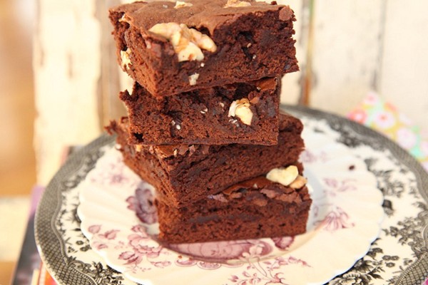 Triple chocolate black bean brownies