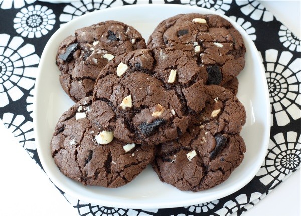 Triple chocolate Oreo chunk cookies