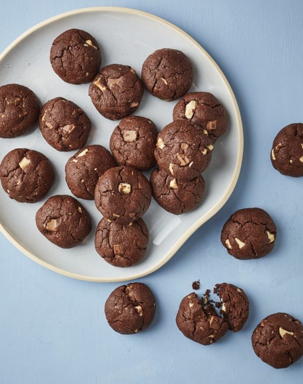 Triple chocolate rye cookies 
