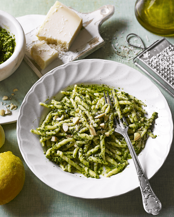 Trofie with kale and almond pesto 