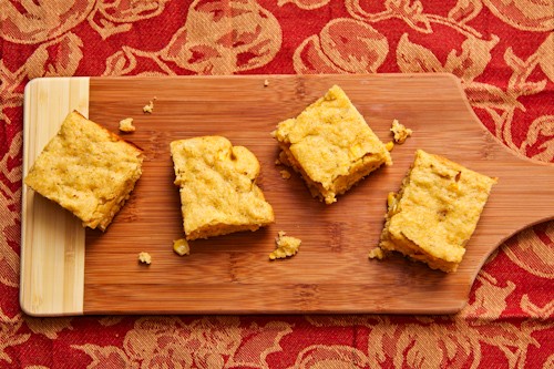 Tropical cornbread with pineapple