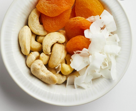 Tropical fruit & nuts snack