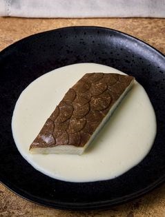 Truffled turbot with cauliflower purée (Rombo al tartufo con purea di cavolfiore)