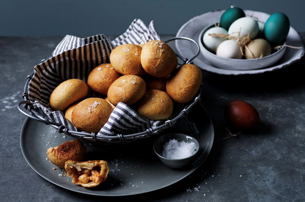 Tsoureki prawn buns