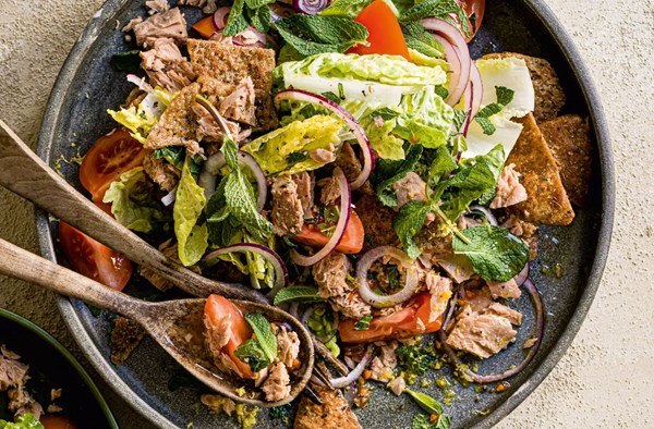 Tuna & tomato fattoush