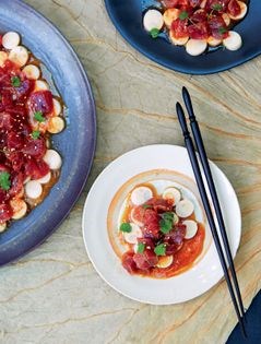 Tuna, aji rocoto & grapefruit leche de tigre on palm hearts