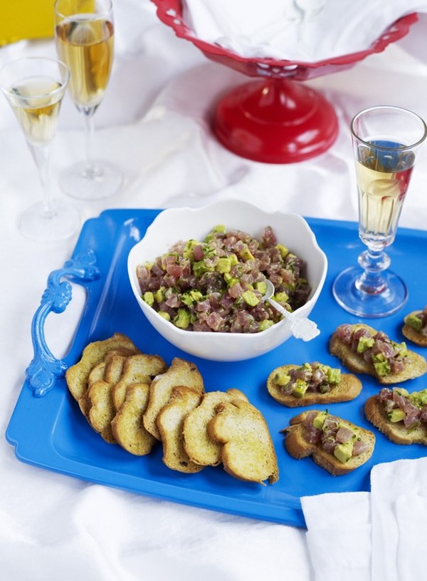 Tuna and avocado tartare crostini