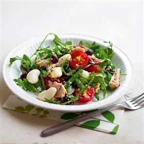 Tuna and bean salad with mustard dressing