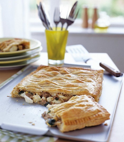 Tuna and egg puff pie