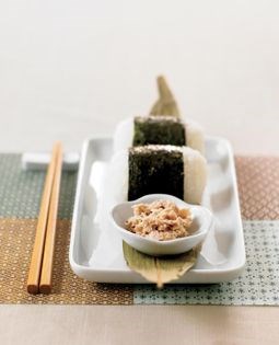Tuna and mayonnaise onigiri