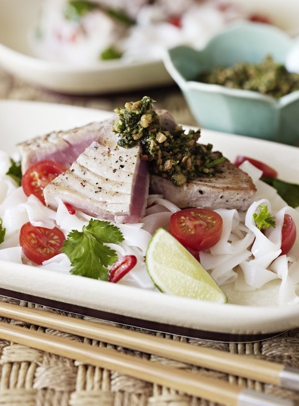 Tuna and noodle salad with coriander and cashew nut relish